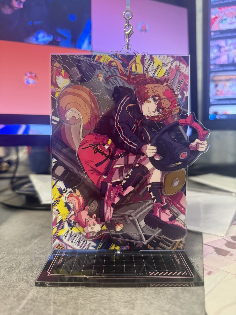 After 8 months of waiting i finally got the Risu merch

#Ayunda_Risu #RiSekaiExpress