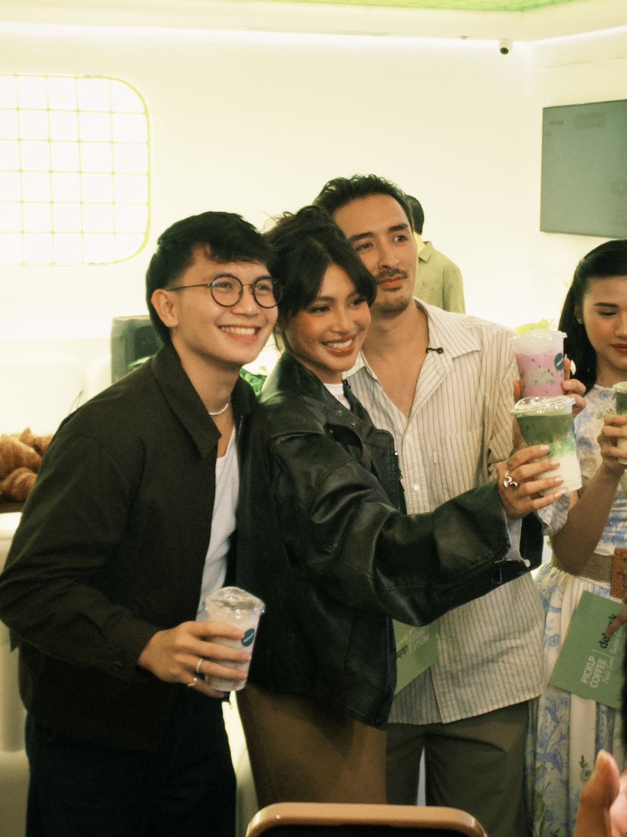 privrela's tweet photo. nadine’s smile >>>>

#PICKUPCOFFEExDehusk 
#NadineLustre https://t.co/UZATAgsUGt