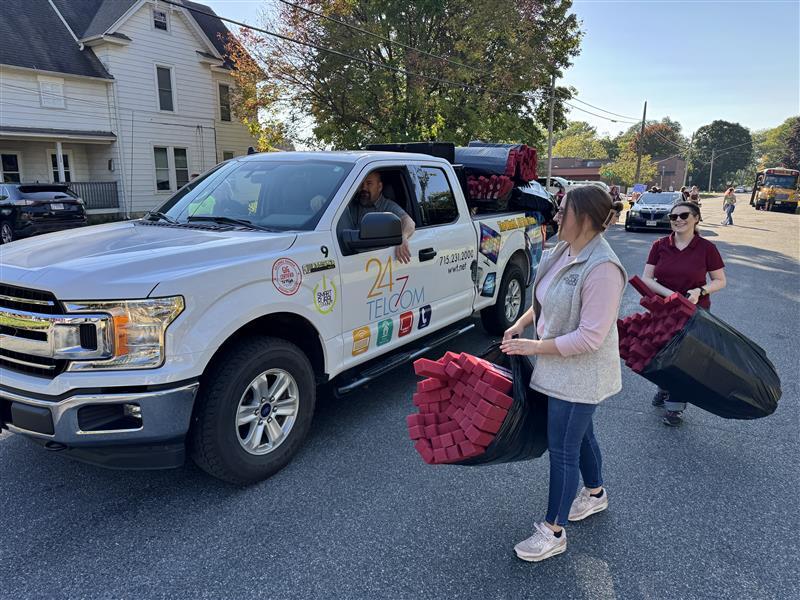 WWTC247Telcom's tweet image. We had such a great time at the Menomonie High School Homecoming Parade! 🎉 24-7 &amp;amp; West Wisconsin Telcom loved handing out spirit sticks and connecting with so many amazing customers and community members.
 
Thanks for letting us be part of the celebration, Menomonie!