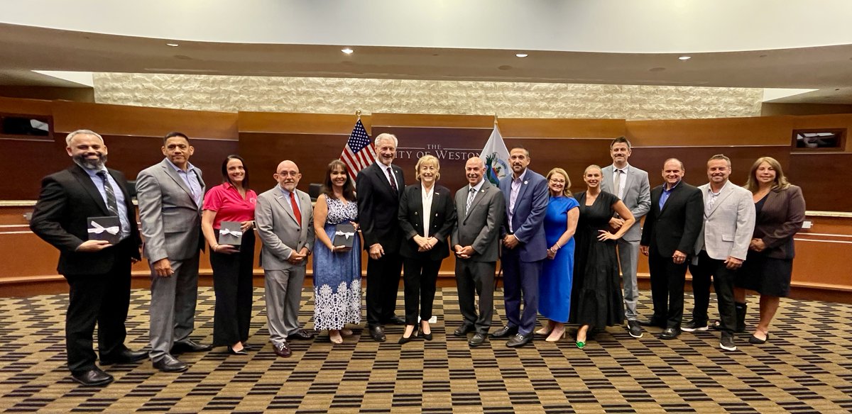 The Commission was honored to present crystal book awards to every principal and BCPS in Weston as they ALL achieved an A Grade in the Florida School Grades and Improvement Ratings 2024/25. This is an exceptional achievement! Congratulations to students, parents, teachers and