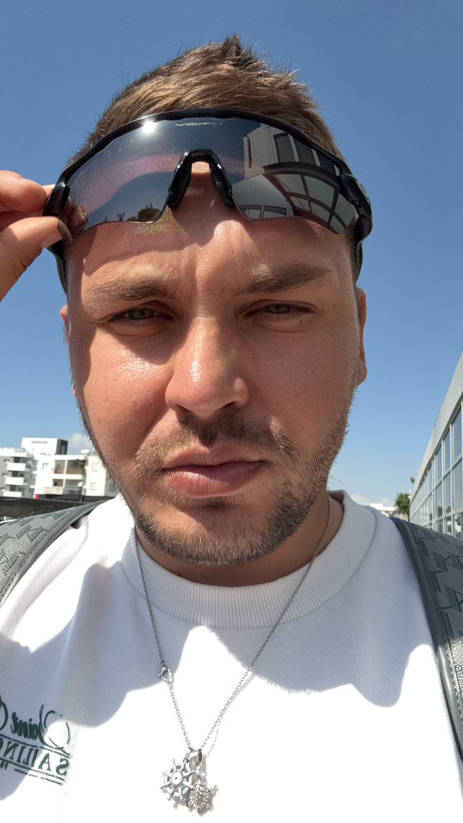 0x_rckfrd's tweet image. Hey CT
I have been without internet these days
I hope I didn't miss anything
I am in Larnaca rn🙂