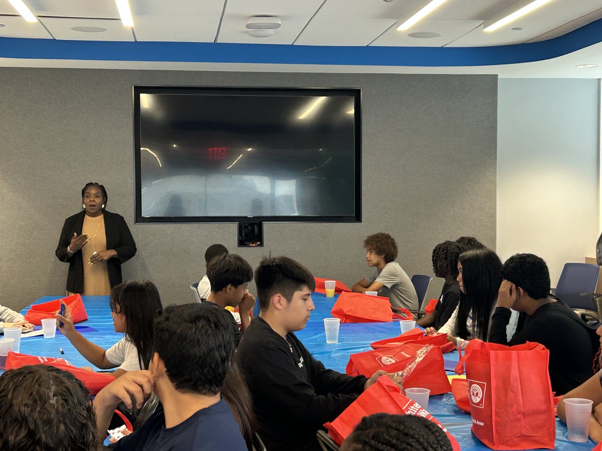 23 students from Walt Whitman MS joined us at UWNCA for Career Day! 💼✨
They explored career paths, met our executive team, and connected with Fidelity Investments professionals. A big step toward building bright futures.
Thank you <a href="/fcpsnews/">Fairfax Schools 🌟</a> for partnering with us!