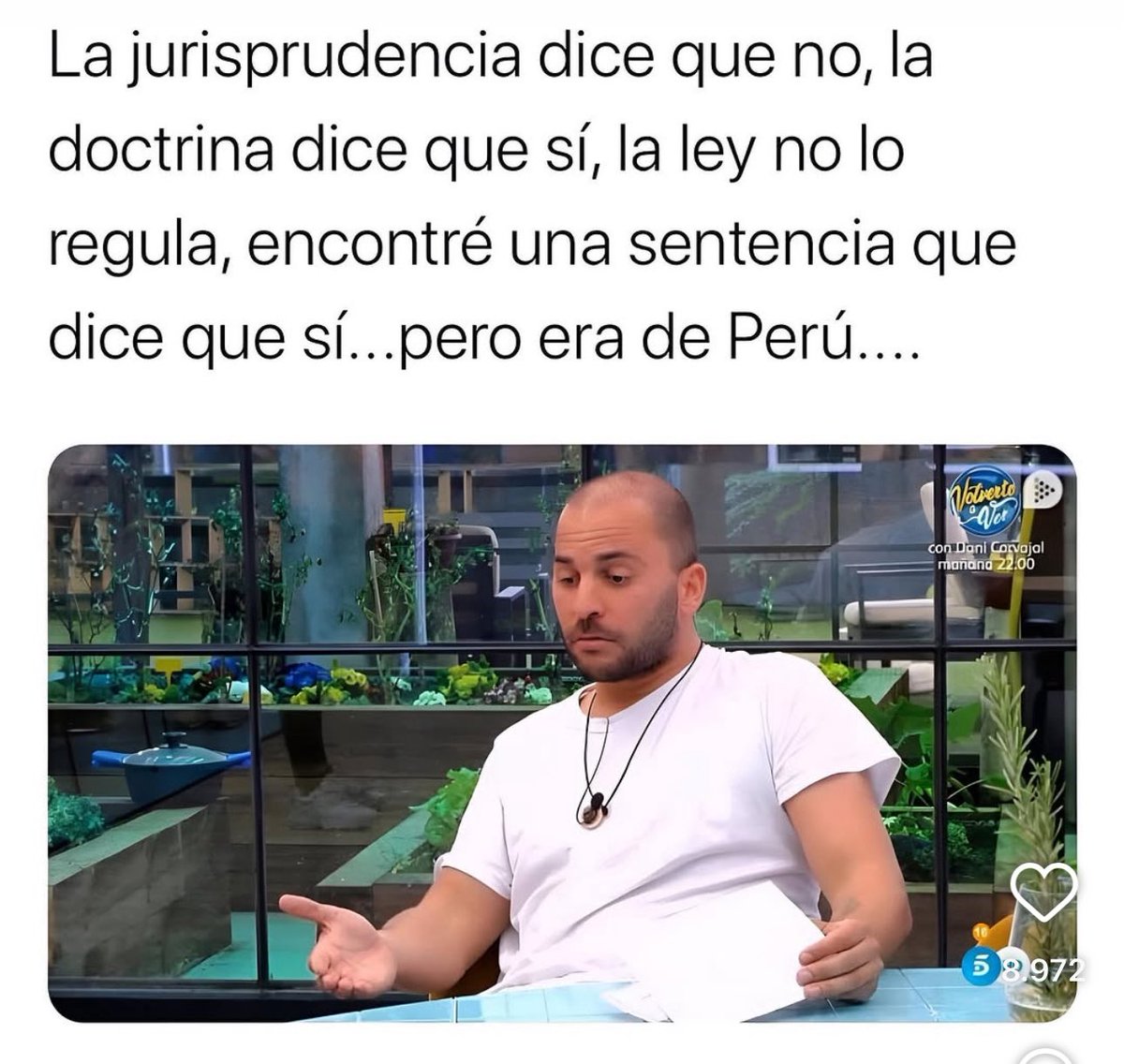 🔹 FACTO JURÍDICO #8
Lo mismo pasa en nuestra Unidad Judicial Anticorrupción.
📌 Allí, con jurisprudencia de Colombia (sin número, sin contexto y sin validez en Ecuador), dicen que no hay favorabilidad cuando en delincuencia organizada, por razón del tiempo, se involucran dos