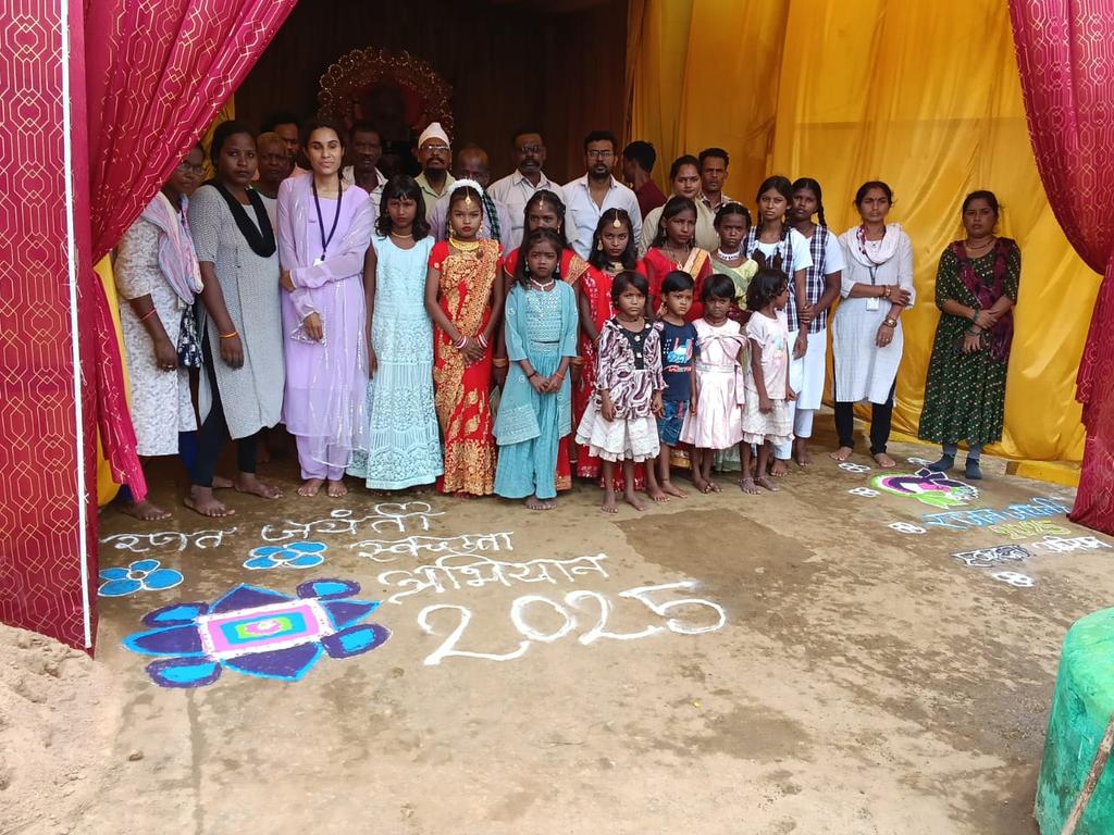 smartraigarh's tweet photo. *स्वच्छता ही सेवा 2025 *
#SHS2025
#SwachhataHiSeva2025 
#Swachhotsav
#SwachhBharat
#SwachhBharatHaritBharat
#SwachhChhattisgarh
#संवर_रहा_छत्तीसगढ़
#SwachhChhattisgarh
#SwabhavSwachhata #SanskarSwachhata #CMOChhattisgarh #arunsao #ArunSaoBJP #urbanchhattisgarh #CGURBAN https://t.co/tbWcLNf1eS