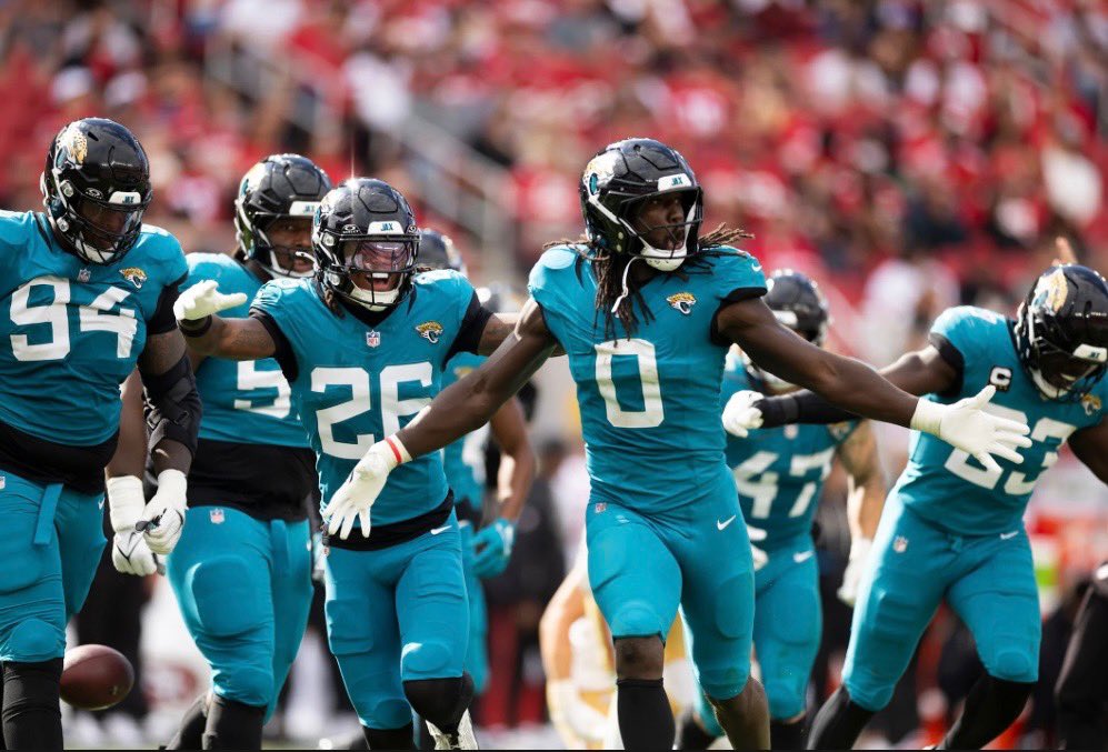 Daniel Davis tweet media