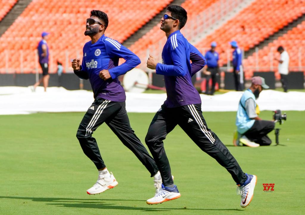 Rajrabari998's tweet image. Shubman Gill with Mohammed Siraj in the practice session today at Ahmedabad. 💙🔥
#INDvsWI #mohmmadsiraj #shubhmangill