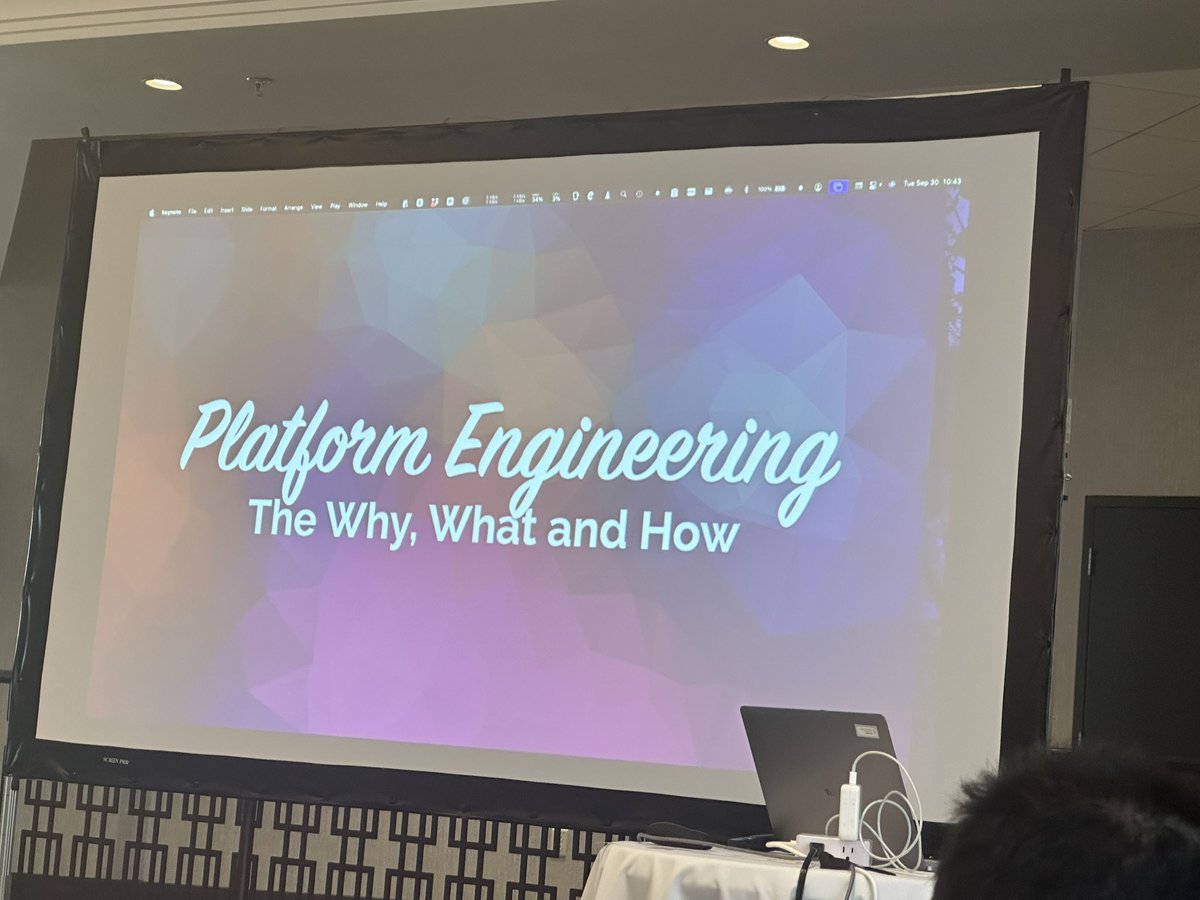MBringas_80's tweet image. Enjoying @looselytyped talk in #dev2next
