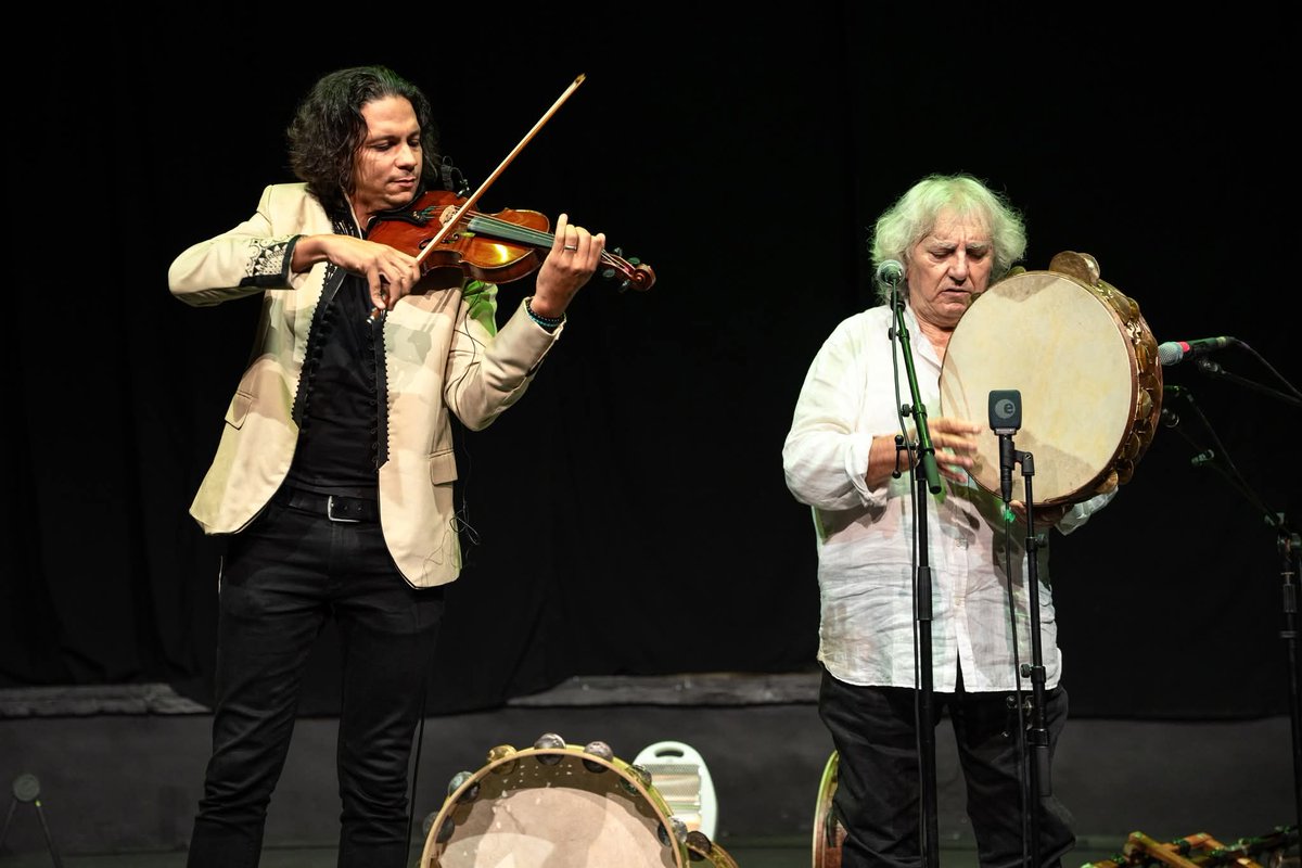 Un pubblico attento e partecipe, e un teatro – lo storico El Hamra, nel cuore della città –  ci hanno accolti con calore e gioia. Siamo lieti di aver presentato, insieme a Chullu Agency, un nuovo appuntamento di Shluq – Musica in movimento
<a href="/ItalyinTunisia/">Italy in Tunisia</a>
<a href="/ItalyMFA/">Farnesina 🇮🇹</a>
#shluq