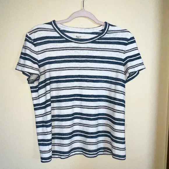 RusticTrove's tweet photo. Madewell Blue and White Striped Short Sleeve Tee SIZE LARGE https://t.co/LgTqeFre93 #womens #madewell #contemporary #shopsmall #poshmark #shopmycloset https://t.co/nyJfPIL8Yp