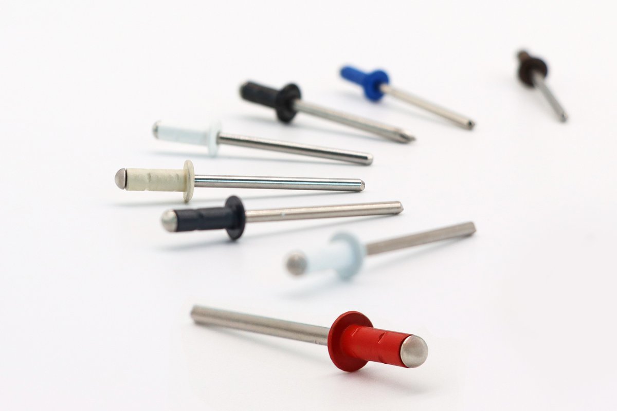 🎨It's time for some colour!  

Whether for facades, fences or anywhere else where the appearance of your connection is important, our blind rivets in 15 RAL colours ensure that everything fits together perfectly.  

#gesipa #rivets #riveting #manufacturing #fasteners