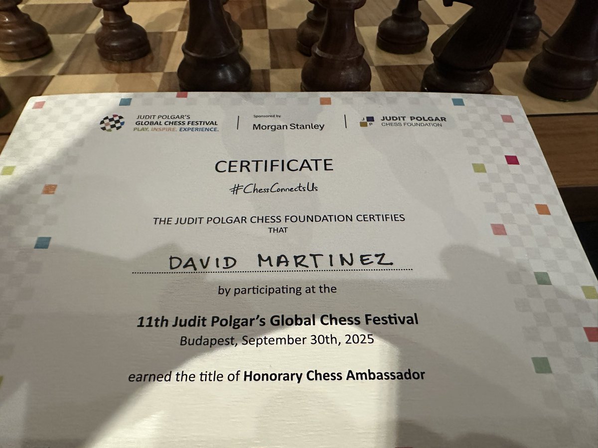 El_Divis's tweet image. Un honor para toda la vida. Gracias @GMJuditPolgar #ChessConnectsUs
