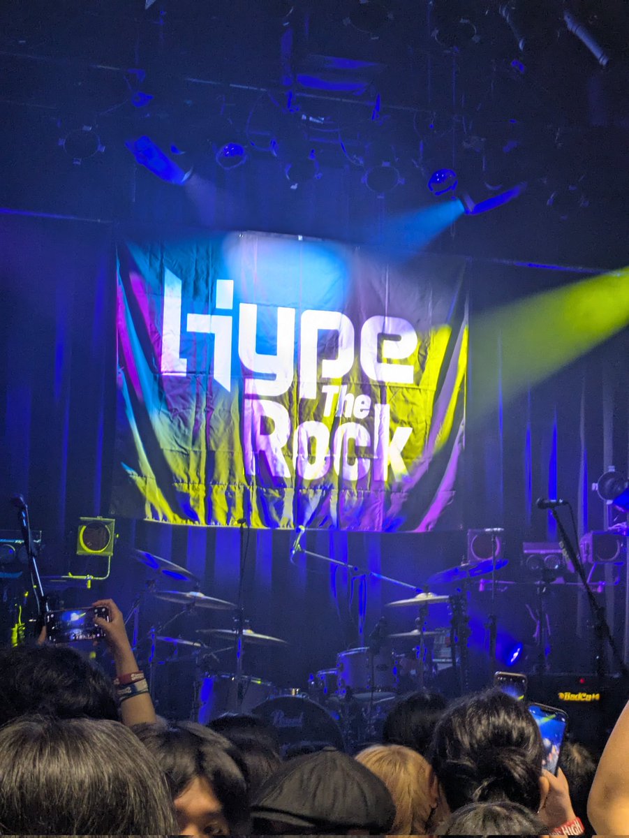 Hype The Rock
CLAN QUEENとシンガーズハイ！！

まじでえぐかった、全曲やばい
ORDER聞きたかったし天使と悪魔もめっちゃ良かった、シンハイもゴリゴリで超かっこいいのに薄っぺらい愛を込めてが綺麗すぎてすげー元気出た

どっちも早く次のライブ行きたい！！