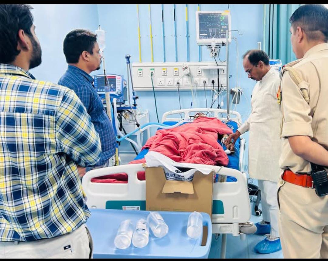डूंगरपुर दोवड़ा CI तेजकरण सिँह और स्टॉफ
पुलिस और कोर्ट जज सब यही है!!

ये संविधान कानून से बढ़कर है इसलिए <a href="/BhajanlalBjp/">Bhajanlal Sharma</a> से निवेदन है की पुरे थाने को बर्खास्त किया जाये!!
#दिलीप_अहारी_को_न्याय_दो
<a href="/RajPoliceHelp/">Rajasthan Police HelpDesk</a> <a href="/DungarpurP/">DUNGARPUR POLICE</a> <a href="/IgpUdaipur/">Udaipur Range Police</a> <a href="/DmDungarpur/">District Collector & Magistrate, Dungarpur</a> <a href="/roat_mla/">Rajkumar Roat</a> <a href="/mla_umesh_aspur/">MLA Umesh Damor</a>