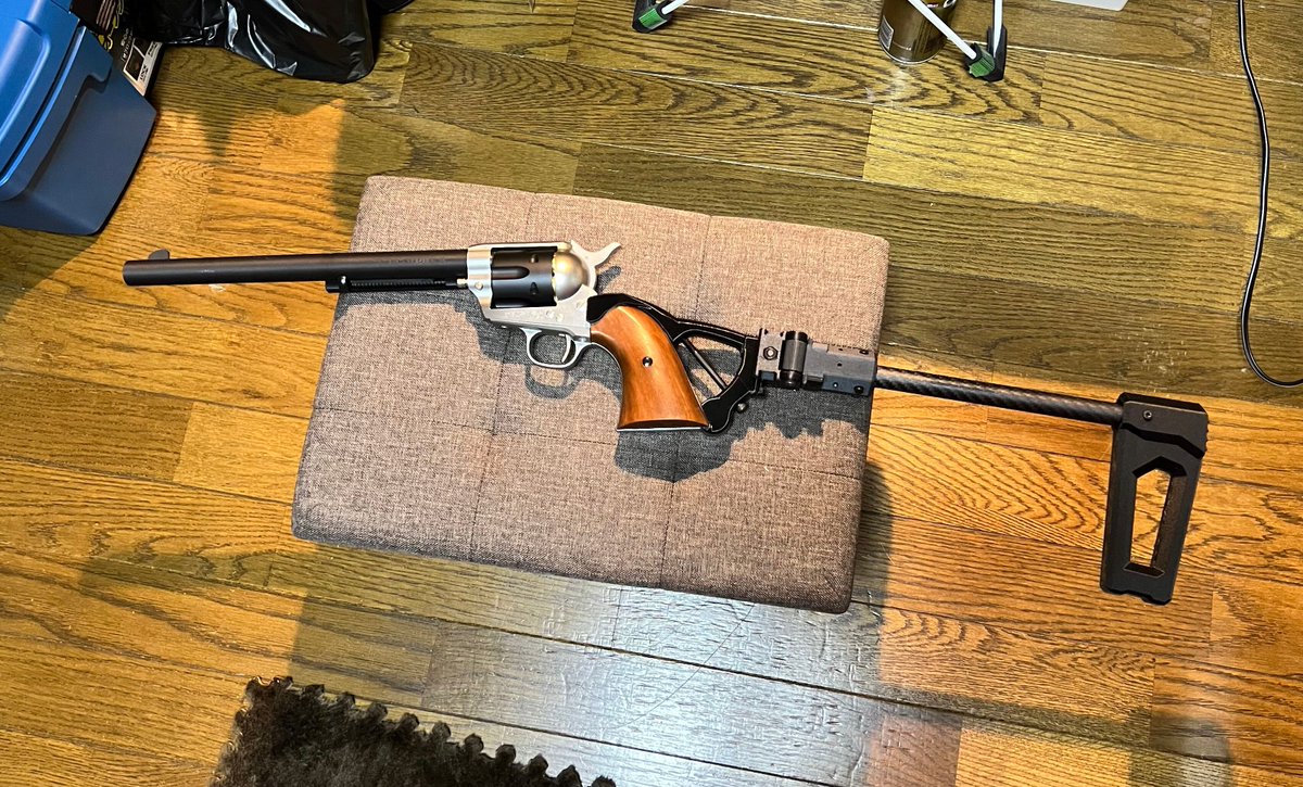 wakekiyo's tweet photo. Q @Q41016534さんの「マルイSAA用ストックアダプター」を購入。レンチは4mmを使用。軽い締め付けでも、グラつかずにしっかりと固定される。
ハンマーコッキングしても干渉せず、スムーズな形状に収まっていて良い。
あとは親指のサムレストとハンドストップかフォアグリップを追加したいところ。 https://t.co/NTIedu1epG