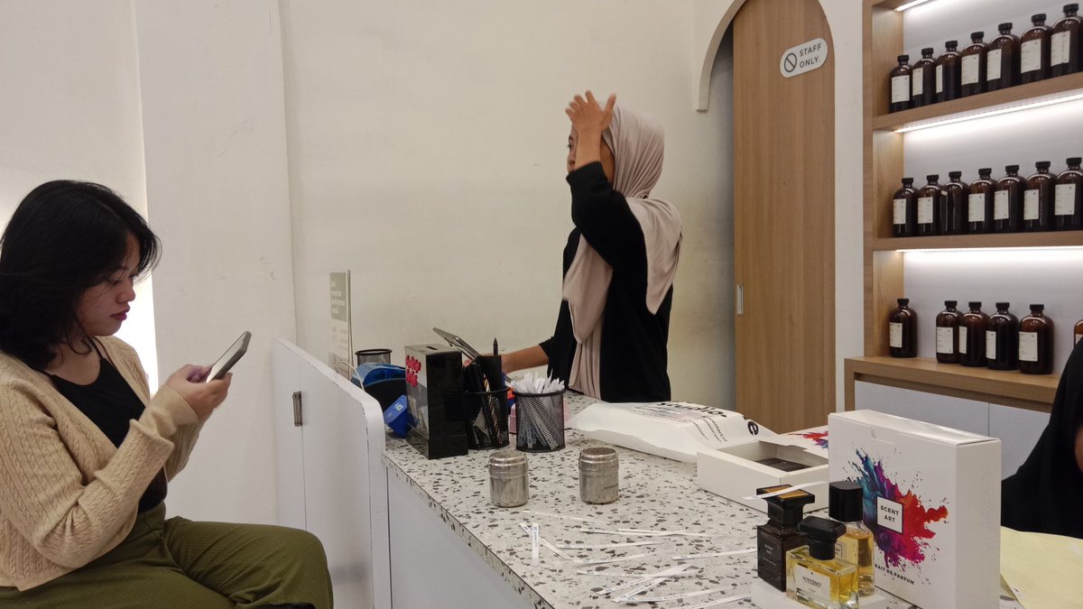 hari ini 100000/10 karena sama kak monde