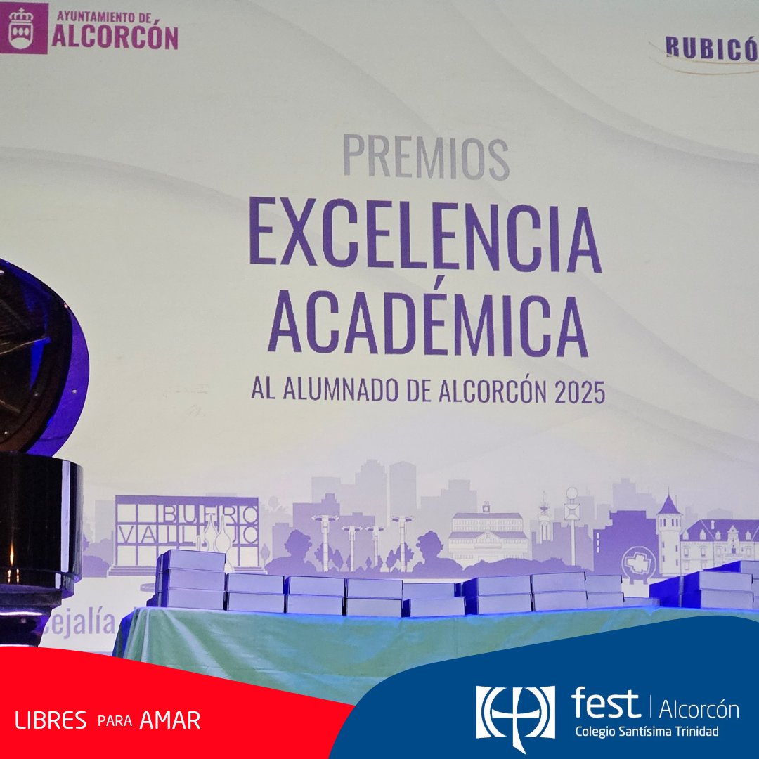 El sábado celebramos los I Premios de Excelencia Académica de Alcorcón 🏆. <a href="/AlcorconEduca/">Concejalía de Educación</a>
Se reconoció el esfuerzo de los alumnos y la gran labor de todos los colegios de la ciudad.

👏 ¡Enhorabuena a los premiados y a nuestra alumna Cayetana! 💫

#somosFEST <a href="/centrosFEST/">Fundación Educativa Santísima Trinidad</a>