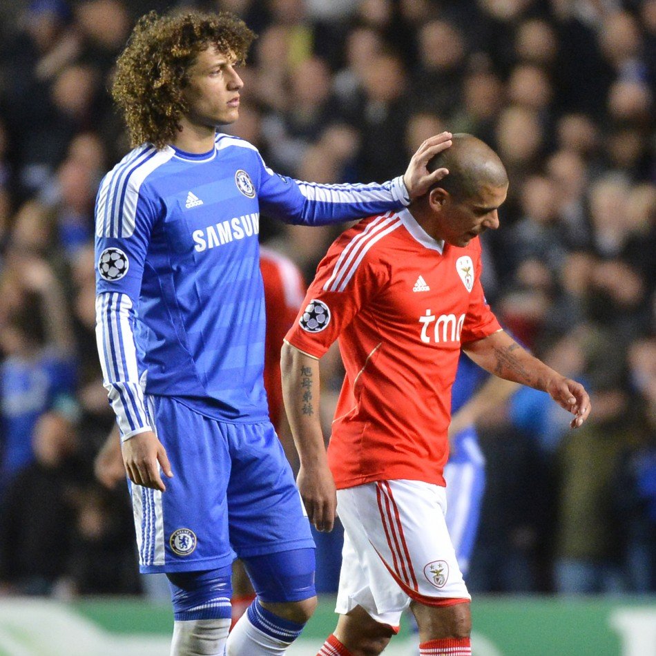 vermelhonbranco's tweet photo. 🏆 Chelsea 🆚 Benfica – 2J #UCL

O Benfica volta hoje a Stamford Bridge — apenas a 2.ª vez na história.

Em abril de 2012, perdeu nos 1/4 final e foi eliminado. O Chelsea seria campeão europeu.
Qual o teu prognóstico? 📊🔴⚪️

📸 Algumas imagens desse último confronto milionário: https://t.co/nl57QqP4ry