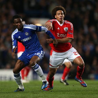 vermelhonbranco's tweet photo. 🏆 Chelsea 🆚 Benfica – 2J #UCL

O Benfica volta hoje a Stamford Bridge — apenas a 2.ª vez na história.

Em abril de 2012, perdeu nos 1/4 final e foi eliminado. O Chelsea seria campeão europeu.
Qual o teu prognóstico? 📊🔴⚪️

📸 Algumas imagens desse último confronto milionário: https://t.co/nl57QqP4ry