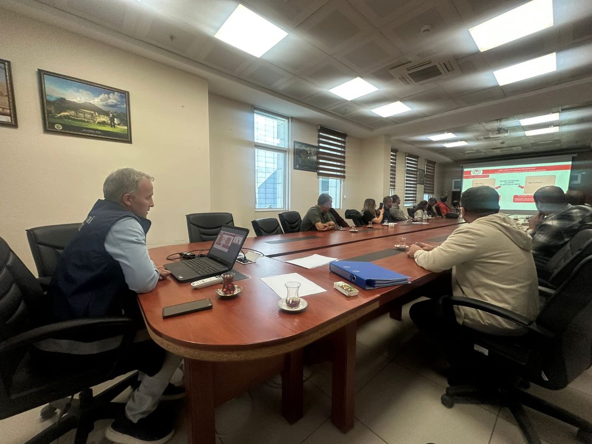 İl Müdürlüğümüz teknik personelleri tarafından, ilçe müdürlüklerinde görevli personellere, 1380 Sayılı Su Ürünleri Kanunu (El koyma, kamuya geçirme ve idari yaptırımlar) hakkında  bilgilendirme toplantısı düzenlendi
<a href="/ibrahimyumakli/">İbrahim Yumaklı</a> <a href="/tcvanvaliligi/">T.C. Van Valiliği 🇹🇷</a> <a href="/bsgmtr/">Balıkçılık ve Su Ürünleri Genel Müdürlüğü</a> <a href="/musagoktas_/">Musa Göktaş</a> <a href="/trgyssmn/">Turgay ŞİŞMAN</a>