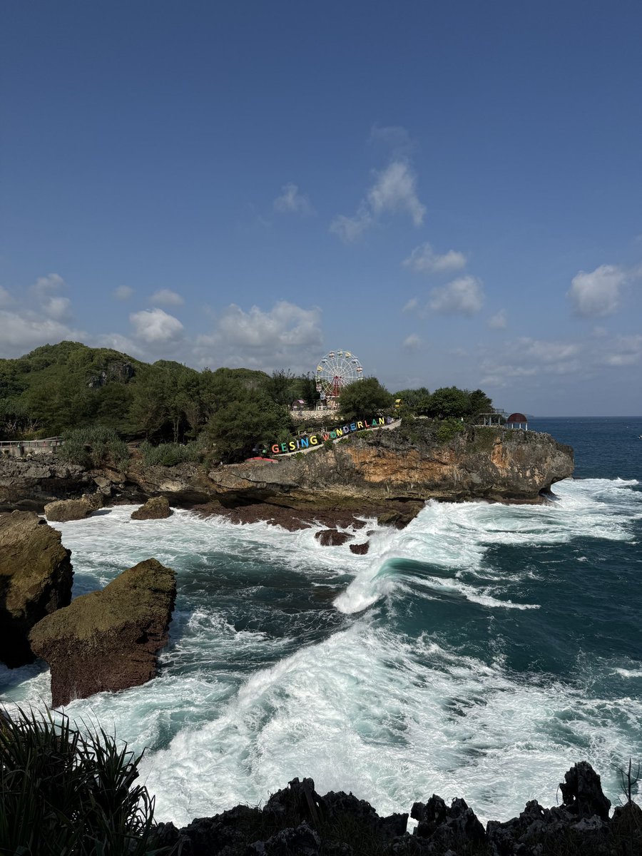 putranicholas1's tweet image. Seharian full mantai.