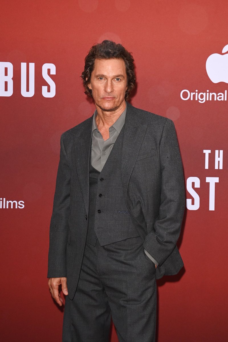 CriticsChoice's tweet image. #AboutLastNight ✨ “The Lost Bus” stars  Matthew McConaughey and America Ferrera at the films UK premiere! 

“The Lost Bus” premieres on @AppleTV October 3rd!

#AmericaFerrera #MatthewMcConaughey
#CriticsChoice