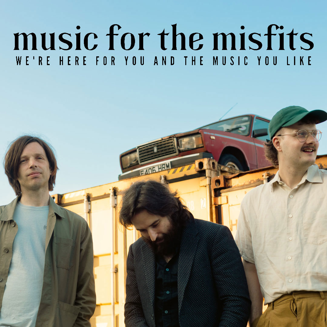 FutureproofPR's tweet image. Great to see @strangepinkband&apos;s &quot;cathartic, chaotic &amp;amp; completely exhilarating&quot; track #MyFriendandYou reviewed by #musicblog @musicftmisfits 💥 Have a read &amp;amp; check out this banger alongside the rest of their debut #EP #OutofFocus 👇😎

#SPMFAY25 #altrock
bit.ly/46uBgZd