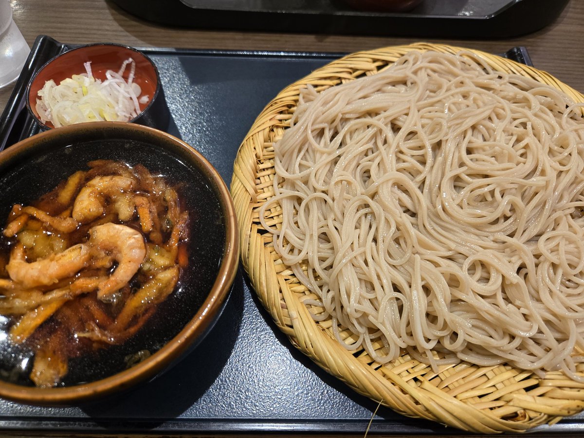 お疲れ様です
９月最後の今夜は
さだまさしさんのコンサートに行って来ました～
素敵な歌と演奏にもちろん軽快で落ちまであるMCと毎回楽しませていただいています
今日も素敵な時間をすごすことが出来ました

おやすみなさい