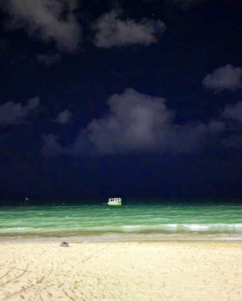 📍 Praia de Pajuçara – Maceió (AL)⁣
⁣
Um dos cartões-postais de Maceió, a Praia de Pajuçara encanta tanto de dia quanto à noite, com seu mar cristalino e atmosfera acolhedora. 🌊✨⁣
⁣
📸 <a href="/duduafora/">dudu afora</a> ⁣
🔹 Use a #mtur 🔹⁣
⁣
#Turismo #ConheçaOBrasil #Maceió #Alagoas