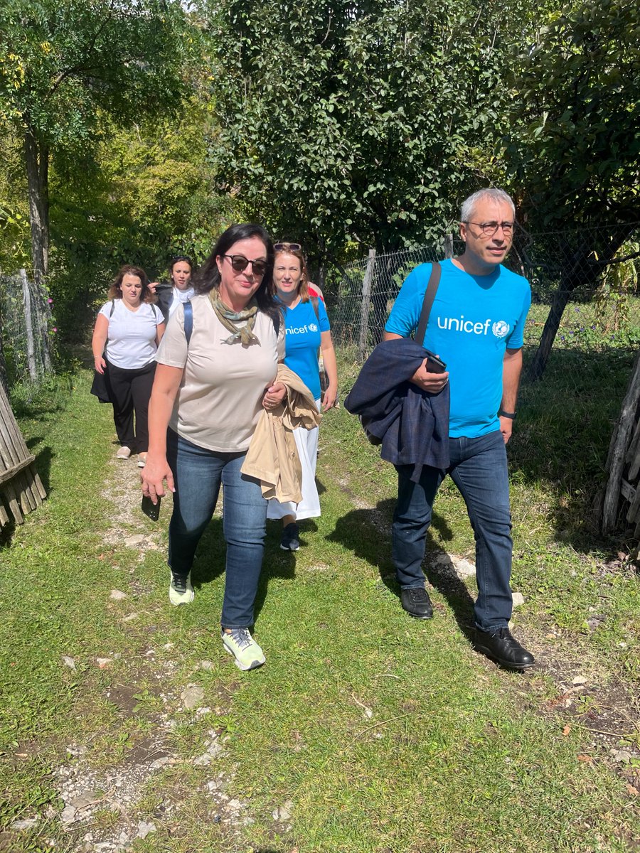 albania_unicef's tweet photo. 🌟Preparations for the #MICS 2025–26 survey are well underway!🌟
Today in Shëngjergj, #INSTAT DG & #UNICEFAlbania Rep. @himuratsahin joined field teams to discuss challenges & solutions.
💬 MICS is more than data, it's a journey to better understand the life of every child in 🇦🇱. https://t.co/88znmnYHYC