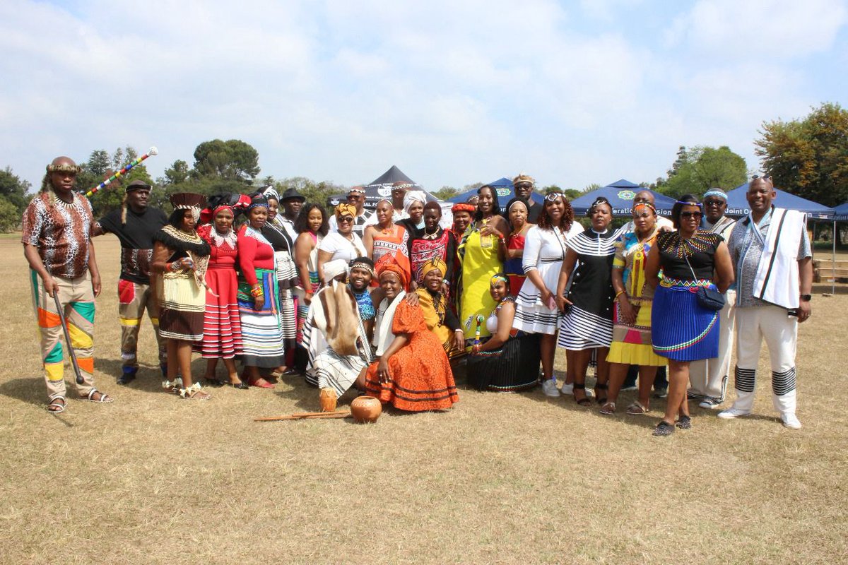 SANDF_ZA's tweet image. READ || On  26 September 2025, the Joint Operations Division, Joint Operational  Headquarters &amp;amp; Special Forces Brigade came together to celebrate  #HeritageDay in a vibrant display of cultural diversity.

facebook.com/10006886559395…

#SANDF
#JointOperationsDivision
#HeritageMonth2025