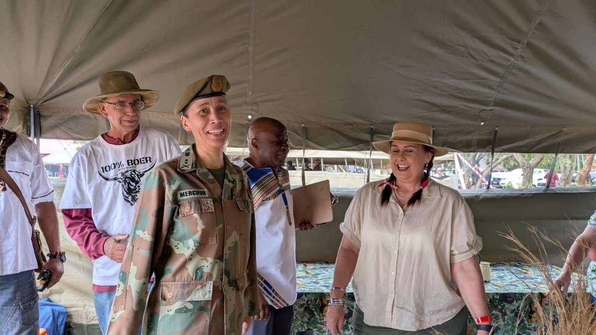 SANDF_ZA's tweet image. READ || On  26 September 2025, the Joint Operations Division, Joint Operational  Headquarters &amp;amp; Special Forces Brigade came together to celebrate  #HeritageDay in a vibrant display of cultural diversity.

facebook.com/10006886559395…

#SANDF
#JointOperationsDivision
#HeritageMonth2025