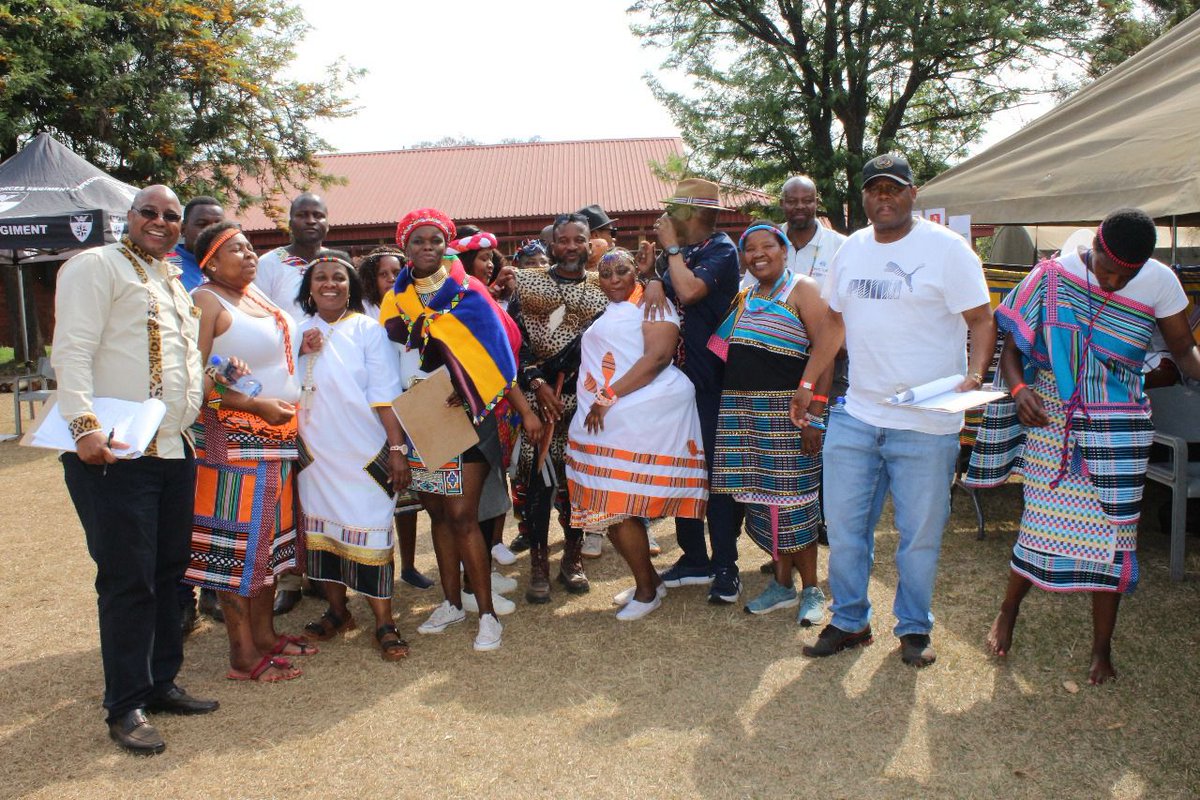 SANDF_ZA's tweet image. READ || On  26 September 2025, the Joint Operations Division, Joint Operational  Headquarters &amp;amp; Special Forces Brigade came together to celebrate  #HeritageDay in a vibrant display of cultural diversity.

facebook.com/10006886559395…

#SANDF
#JointOperationsDivision
#HeritageMonth2025