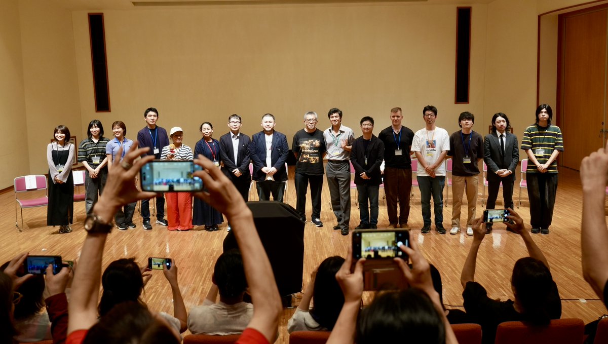 第1回栃木国際映画祭が遠い昔のようですが怒涛の9月が終わります。
終わってみれば楽しかったな映画祭。
映画祭終了後はHPが尽き果ててほぼ寝ている記憶しかないですが 笑
そして10月がきます。
10月はいよいよテクノブラザーズが再起動。
映画に音楽に芸術にバタバタ動き回る秋になるなあきっと。