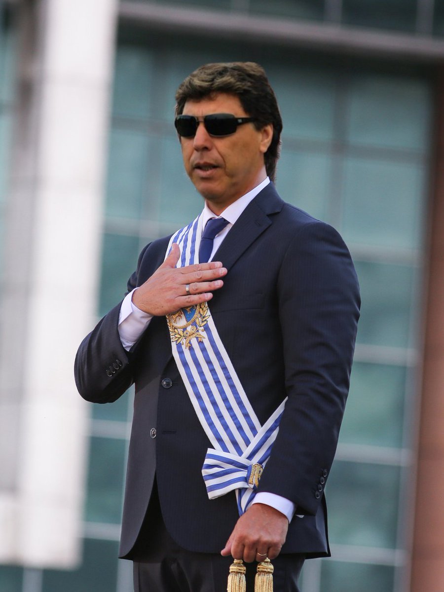 <a href="/AleSerra1210/">arweja</a> Si la patria lo necesita, ahí está él.