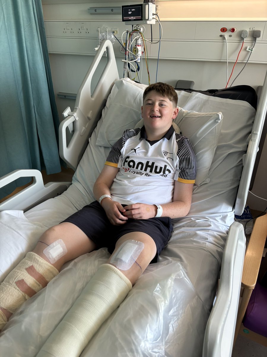 Dyork1001's tweet photo. Tonight will be the first match me and Owen have missed for quite some time. Shin bone cut, feet bones removed and replaced with a plate, screws in knees and feet.
From the highs from morphine to the lows of agony trying to walk with a frame. It’s been emotional. https://t.co/JBFaxgF7ta