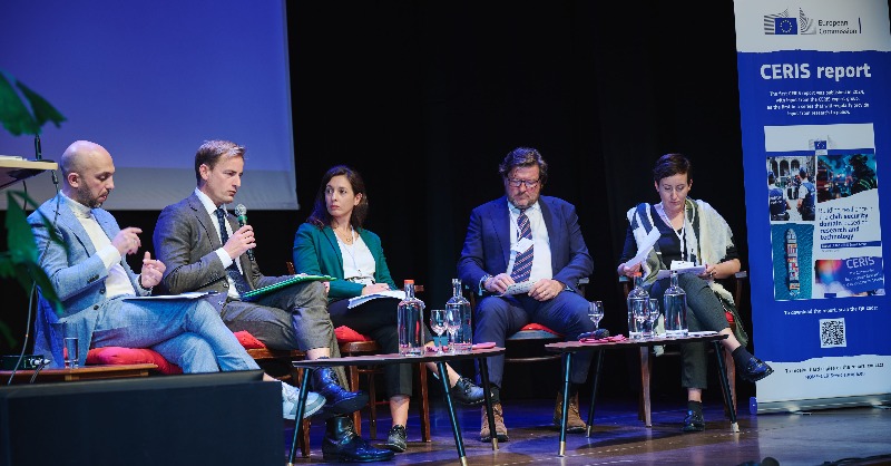 EUHomeAffairs's tweet photo. Youth in crime are too often both perpetrators & victims.
Today's #CERIS workshop focuses on root causes of recruitment and victimisation & innovative solutions to support safer future for young people.
#EUSecurityResearch is key to developing smarter tools to counter crime.