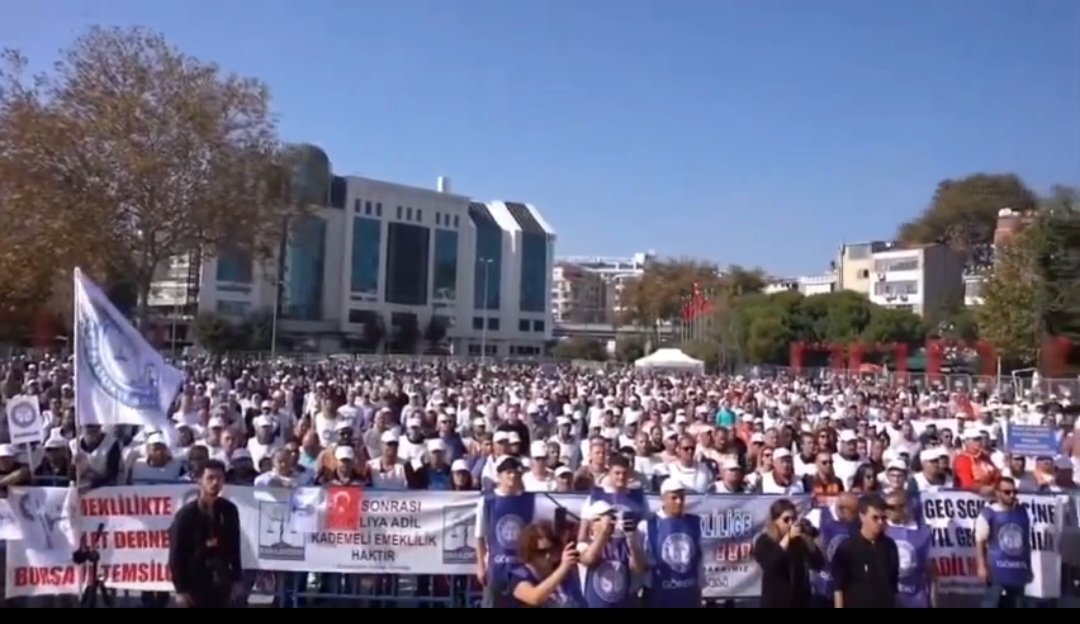 Haklı ve onurlu davamızda yağmur, çamur demeden kararlılıkla mücadele eden; gecesini gündüzüne katan, kalbiyle, sözüyle, emeğiyle mücadele edenler
ZAFER YAKINDIR

 #MeclisinİlkGöreviKademe