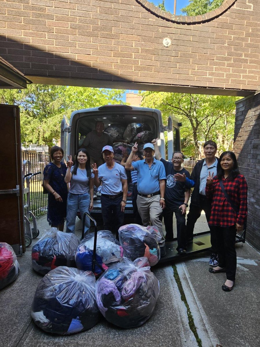 CathCharitiesBQ's tweet image. Big thanks to St. John Vianney RC Church in #Flushing, #NY for the generous donation of gently used clothing! 🙌 Your support helps our food pantry &amp;amp; community center clients. 💛

#CCBQ #BeTheSolution #CommunitySupport #GivingBack #Gratitude #NonprofitSupport #ActsOfKindness