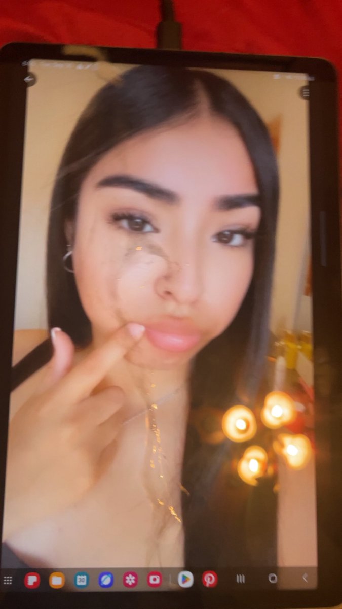 3legJJ tweet media