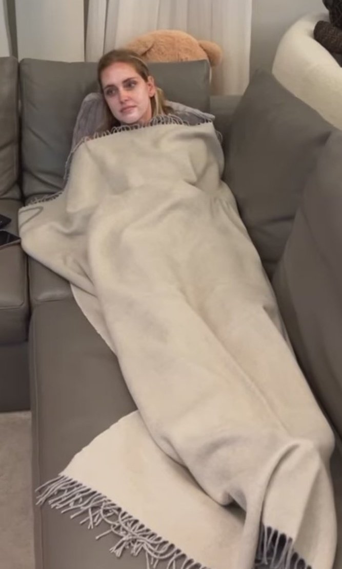 YoStoConTarabas's tweet photo. Quando devo andare a fare pipí ma non voglio alzarmi perché sto comoda ma non abbastanza comoda perché ho la vescica piena https://t.co/A6t7RdnScO