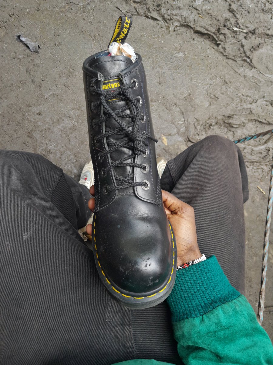 g8saint's tweet photo. dr Martins 
Size 42
Ksh4000 
#mtumbanasisi https://t.co/uTcoA0O6r1