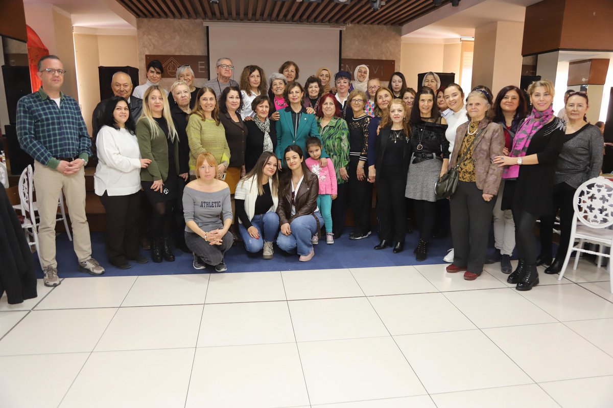 esk_kentkonseyi's tweet photo. İnsanlığın aynası iyilikle parlar...

Genel Kurul Üyemiz @eskisehirbb Başkanımız Sayın @ayseunluce’nin “sevgiyle yaşatacağız” misyonuyla, patili dostlarımıza hizmet veren Hayvan Bakımevi ve Doğal Yaşam Alanı’na yapılan her bir bağış, koruma altına alınan can dostlarımıza mama olarak ulaşıyor.

Verdikçe çoğalan sevgi, merhamet, vicdan duygularıyla, hiçbir karşılık beklemeden, vaktini ve emeğini harcayarak işinden, aşından artırdıklarıyla iyilik neferine dönüşen tüm gönüllülerimizle; patili dostlarımız için başlatılan sosyal dayanışma seferberliğinde #BizVarız

‘Ben de varım!’ diyen tüm hayır sahibi, cömert hemşehrilerimizi destek olmaya davet ediyoruz...
 
Vakıflar Bankası Eskişehir Şubesi TR56 0001 5001 5800 7361 9515 77 IBAN numaralı hesaba dilediğiniz miktarda bağışta bulunabilirsiniz.