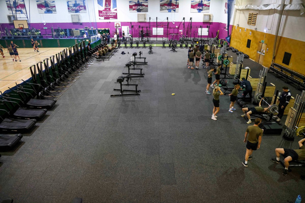 HMSsultan's tweet image. 🏋️‍♂️ NEXT-LEVEL facilities at HMS Sultan! 🏋️‍♀️ Our upgraded gym will prepare apprentices for future challenges with specialist equipment &amp;amp; dedicated training areas. Enhanced Royal Navy PES preparation means stronger naval personnel ready for service! @NAVYfit #AwEsoME 💪