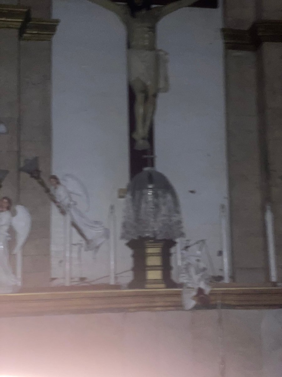 tribunephl's tweet photo. EARTHQUAKE ALERT

LOOK: Following a 6.7-magnitude tremor in Bogo City, Cebu, the Archdiocesan Shrine of Santa Rosa Lima in Daanbantayan, Cebu has partially collapsed. 

Meanwhile, its blessed sacrament and the retablo image of Santa Rosa remain unscathed.

(Photo courtesy of Archdiocesan Shrine of Santa Rosa Lima) | via Gabriela Baron

#EarthquakeAlert #PHIVOLCS #Cebu #DailyTribune
