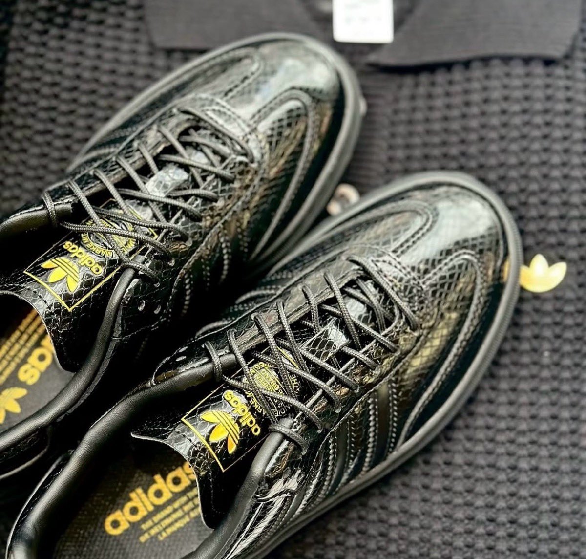 adidas Samba WTR “Black Snake”が海外限定で発売開始［KI6278 