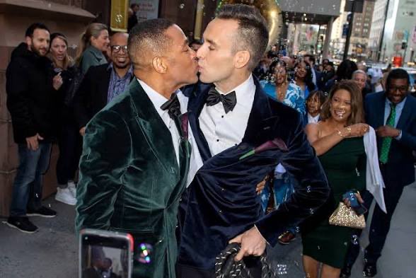 ShadowBann85644's tweet image. Don Lemon calls white people “stupid, lazy, and fascist” and then crawls into bed with his white husband. That’s not principle, that’s clown-level hypocrisy.
These frauds don’t believe a word they spew. They just sling race-baiting slop to keep the liberal mob foaming while they…