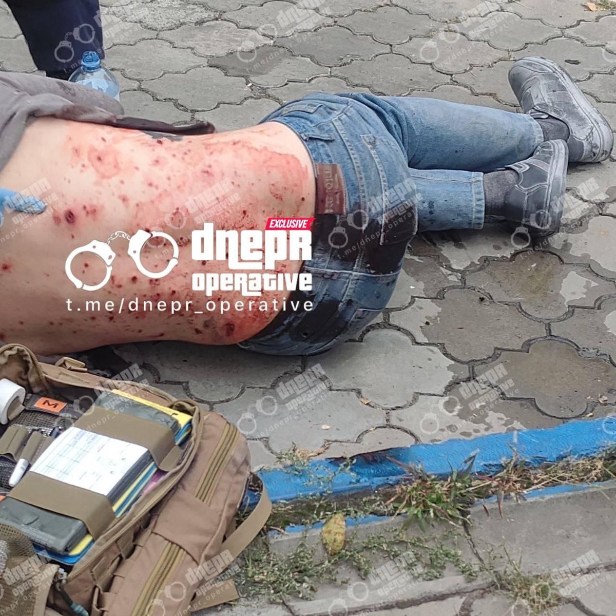 CzarneNieboNEWS's tweet image. Dniepr - kolejne nagrania po rosyjskim ataku dronów na centrum miasta.
⚠️ Uwaga: materiały mogą być drastyczne.
@Serhiy_Lysak @DefenceU @GeneralStaffUA @MVS_UA @SESU_UA
#Dniepr #Dnipro #Ukraina #Rosja #AtakDronów #BSP #TerroryzmRakietowy #Wojna #OPL #SłużbyRatunkowe #Front…