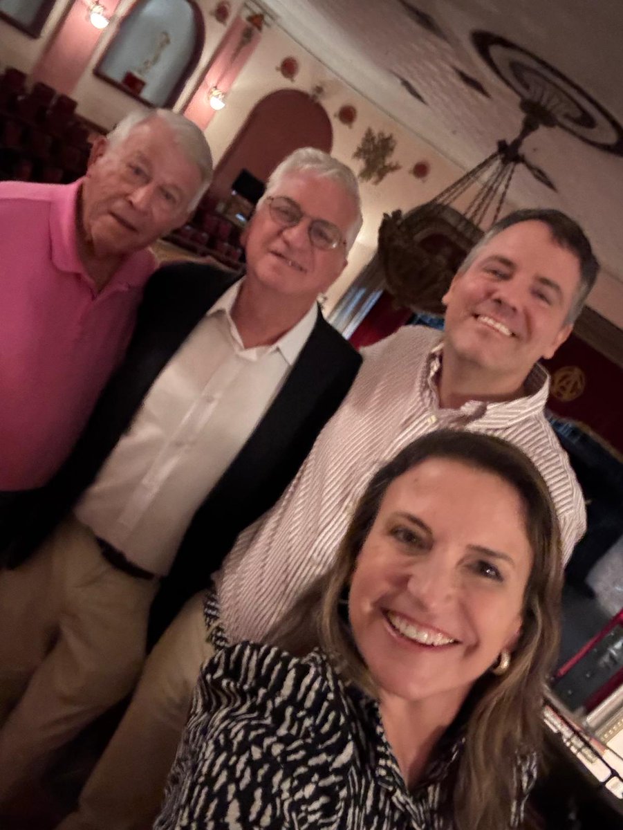 ¡Muchas gracias a todos los asistentes ayer a la charla en Tampa!
Nuestro especial agradecimiento al C.G en Miami, al Cónsul Honorario en Tampa, José Vivero, y al Centro Asturiano en Tampa (Cristal Blackwell-Lastra y Ansley Blackwell Wright) por su apoyo y colaboración.