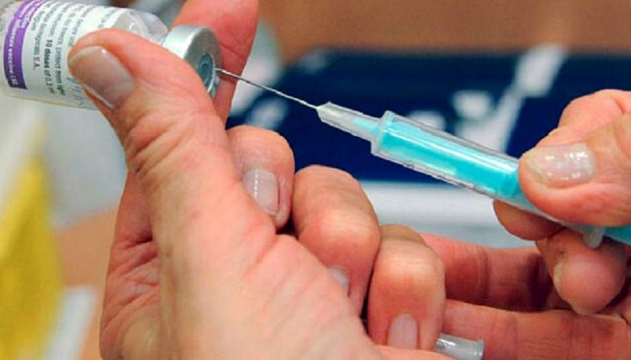 Vacunarán en #Cuba a todas las niñas de nueve años contra el Virus del Papiloma Humano, en el caso de la vacuna contra el VPH que  se aplicará es la CECOLIN bivalente, que protege contra los  serotipos 16 y 18, los más frecuentes. #CubaPorLaSalud