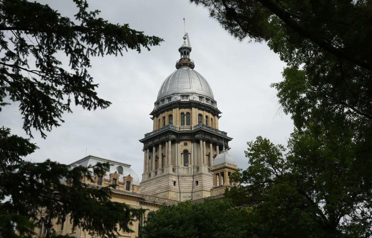 CommonChargeOrg's tweet image. Rising energy bills are real for Illinois residents. @GovPritzker is calling on PJM to act. #Distributedassets can boost reliability and lower costs. Read the @ChicagoTribune op-ed: bit.ly/471MmoI